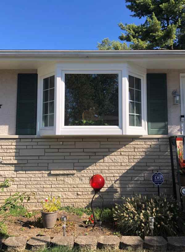 New picture windows installed by Rosati Windows for a house in Columbus, OH 